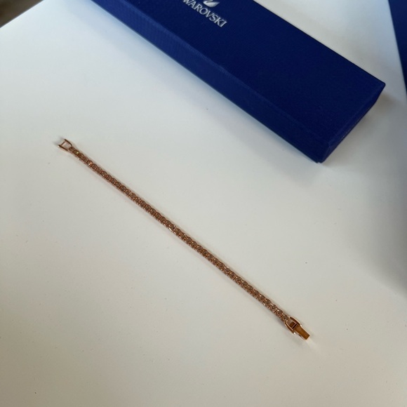 Swarovski Deluxe Rose Gold Tennis Bracelet Brand New - Picture 7 of 7